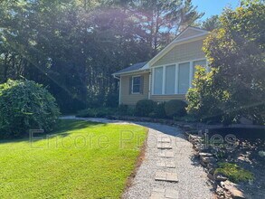 105 Baybrook Ct in Cary, NC - Building Photo - Building Photo