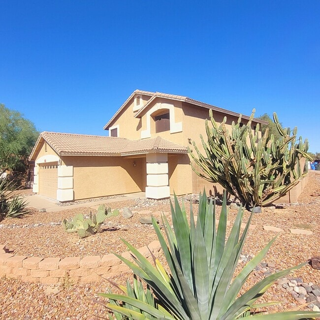 property at 2210 E Paraiso Dr