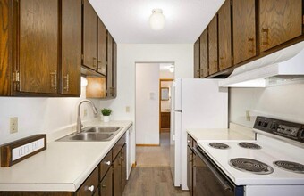 255 Westview Dr, Unit 212 in St. Paul, MN - Building Photo - Building Photo