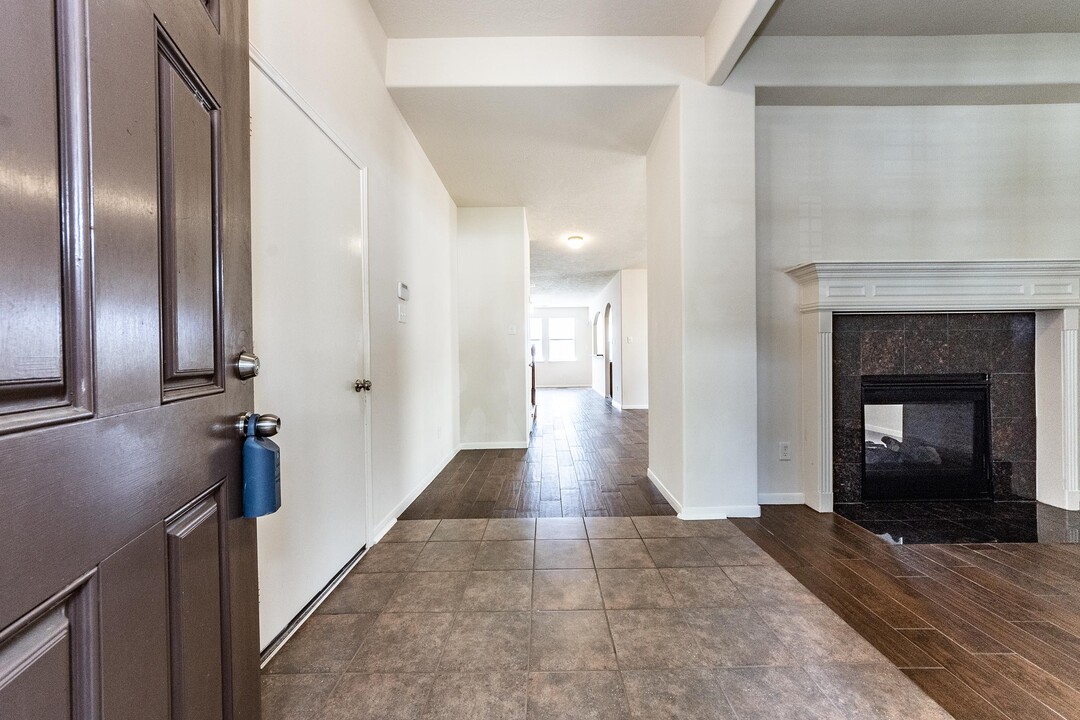 913 Boxelder Pointe in League City, TX - Building Photo