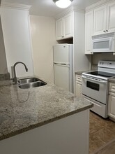 8650 Gulana Ave in Playa Del Rey, CA - Building Photo - Building Photo