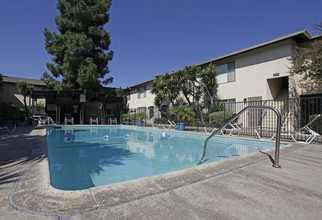 King Of Spain Apartments in Anaheim, CA - Building Photo - Building Photo