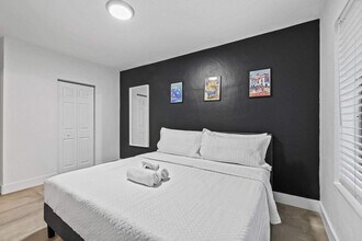 7340 Harding Ave in Miami Beach, FL - Building Photo - Building Photo