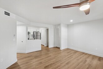 Calista in Scottsdale, AZ - Building Photo - Building Photo