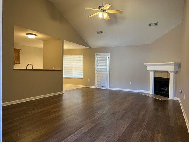 321 Autumn Dr in Benton, AR - Building Photo - Building Photo