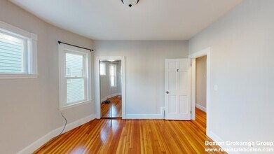 26 Taft St, Unit 2 in Boston, MA - Building Photo - Building Photo