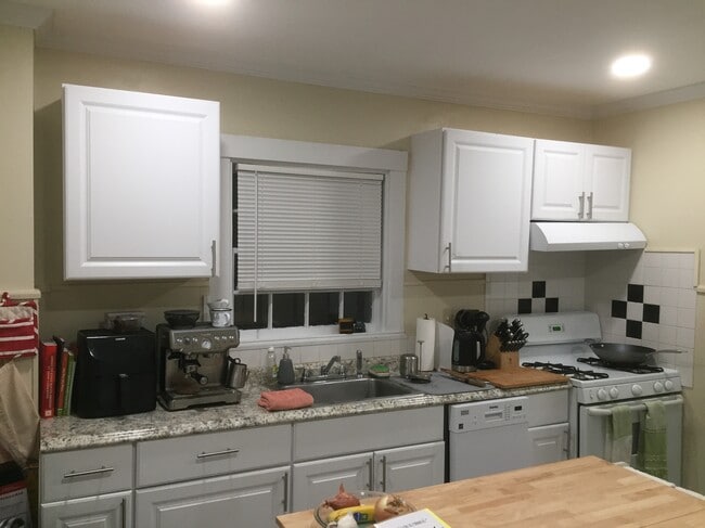 42 Newbury St, Unit 1