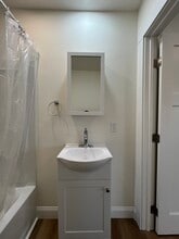 1461 W King St, Unit 2 in York, PA - Building Photo - Building Photo