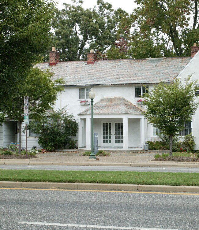 10370 Warwick Blvd in Newport News, VA - Building Photo - Building Photo