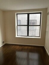 581 Academy St, Unit 1G in New York, NY - Building Photo - Building Photo