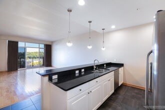 625 N Segoe Rd in Madison, WI - Foto de edificio - Building Photo