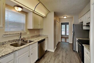 13627 Montaigne Dr in Houston, TX - Building Photo - Building Photo