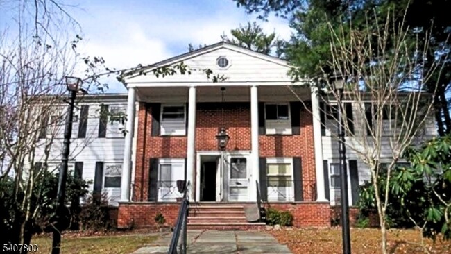 property at 304 Lake Shore S