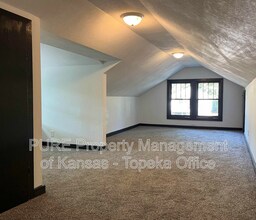 202 NW Story St in Topeka, KS - Building Photo - Building Photo