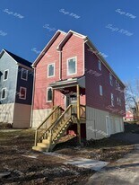 1034 Oakland Ave in Kansas City, KS - Building Photo