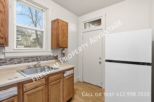 412 Edgemont St in Pittsburgh, PA - Building Photo