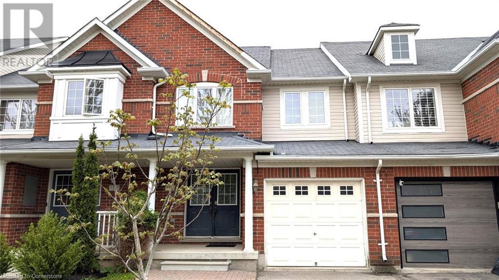 3333 Mikalda Rd in Burlington, ON - Building Photo
