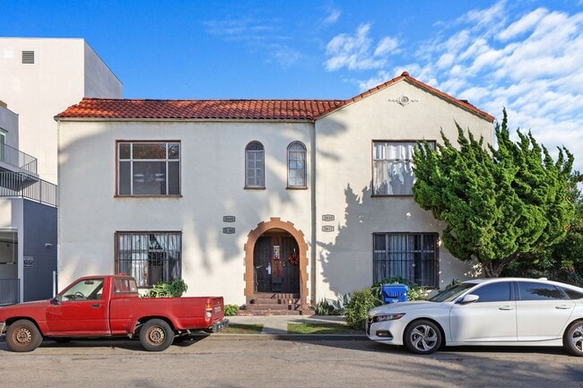 property at 2606 S Orange Dr