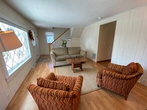 22 Beach Rd in Groton, CT - Building Photo - Building Photo