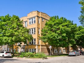 2501 N Washtenaw Ave, Unit APT 2 in Chicago, IL - Building Photo