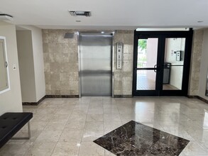 16909 N Bay Rd in Sunny Isles Beach, FL - Building Photo - Building Photo