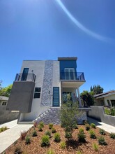 419 S Eucalyptus Ave in Inglewood, CA - Foto de edificio - Building Photo