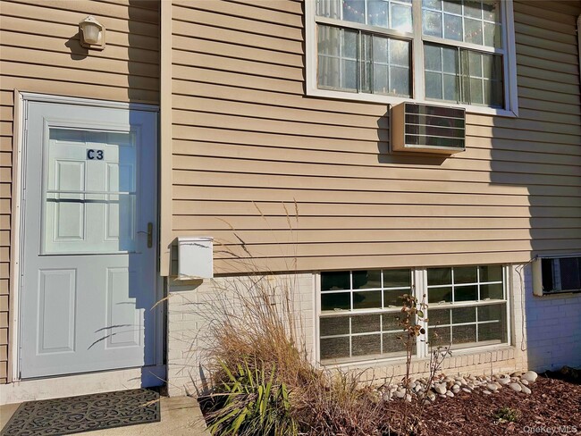 property at 5 Forge Gate Dr