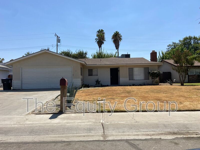 3615 W Laurel Ave in Visalia, CA - Building Photo