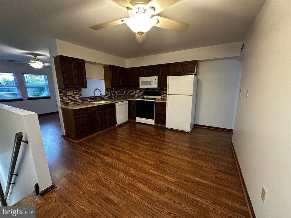 1439 Vista St in Philadelphia, PA - Building Photo