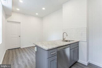 2131 N 8th St in Philadelphia, PA - Building Photo - Building Photo