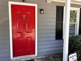 625 Whitehall Rd in Athens, GA - Building Photo