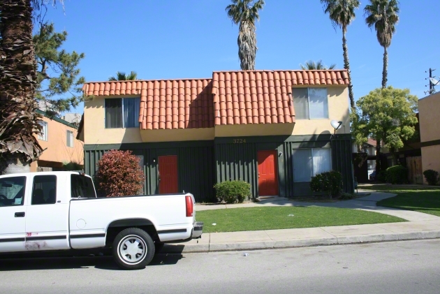 3724 Soranno Ave in Bakersfield, CA - Building Photo