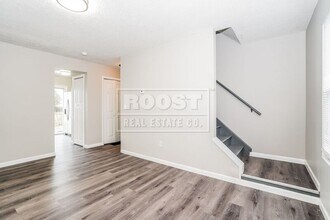 1764 Brookfield Square N in Columbus, OH - Building Photo - Building Photo