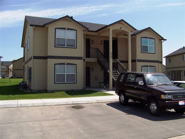 38 S White Oak Ln in Nampa, ID - Foto de edificio - Building Photo