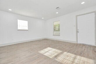 1501 Maiden Ln in Richmond, TX - Building Photo - Building Photo