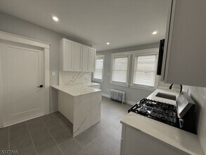 52 Franklin Ave in Clifton, NJ - Building Photo - Building Photo