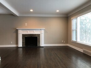 995 Henrietta St, Unit 995 in Birmingham, MI - Foto de edificio - Building Photo