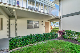 195 Monaco Way in Delray Beach, FL - Building Photo - Building Photo