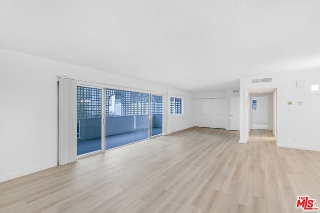 property at 825 S Gretna Green Way