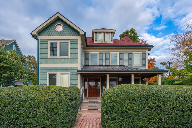 property at 40 Willow St