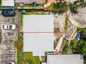 57 SW 51st Ct in Miami, FL - Foto de edificio - Building Photo