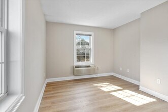 174 Elm St, Unit 2 in Quincy, MA - Foto de edificio - Building Photo