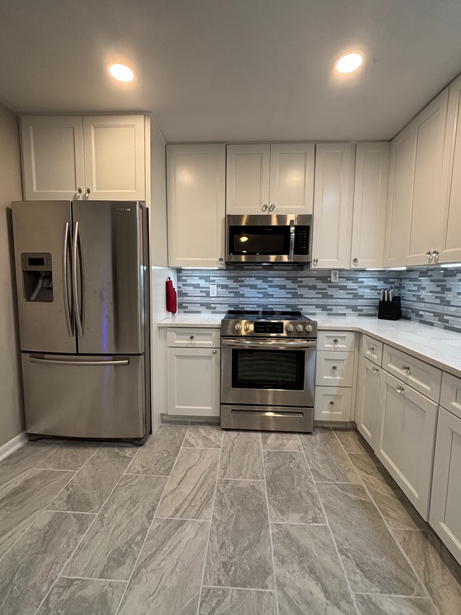 2212 Croydon Dr in Tallahassee, FL - Building Photo - Building Photo