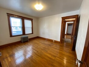 35 Governor Winthrop Rd, Unit 1 in Somerville, MA - Foto de edificio - Building Photo