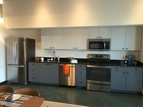 1060 Broadway-Unit -#1BR in Somerville, MA - Building Photo - Building Photo