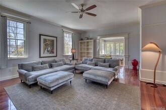 11003 Main Rd in East Marion, NY - Building Photo - Building Photo