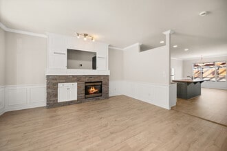 24361-2102A 102a Ave in Maple Ridge, BC - Building Photo - Building Photo