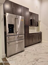 373 Pine St in Eatontown, NJ - Building Photo - Building Photo