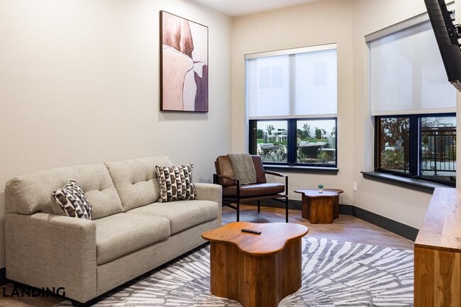 415 E 2nd St S, Unit 1009