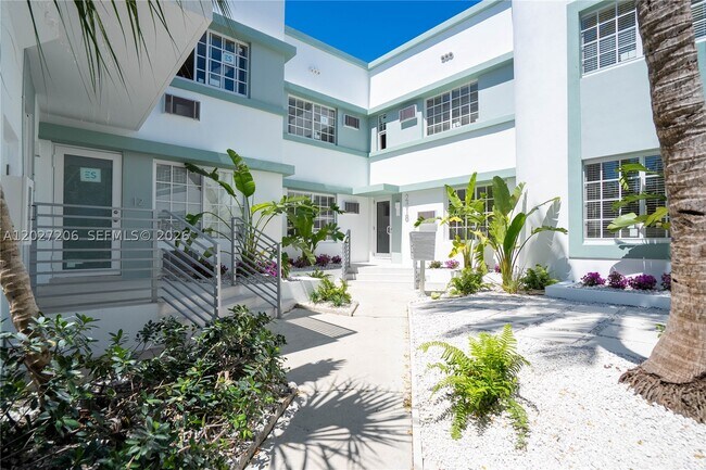 2418 Flamingo Dr